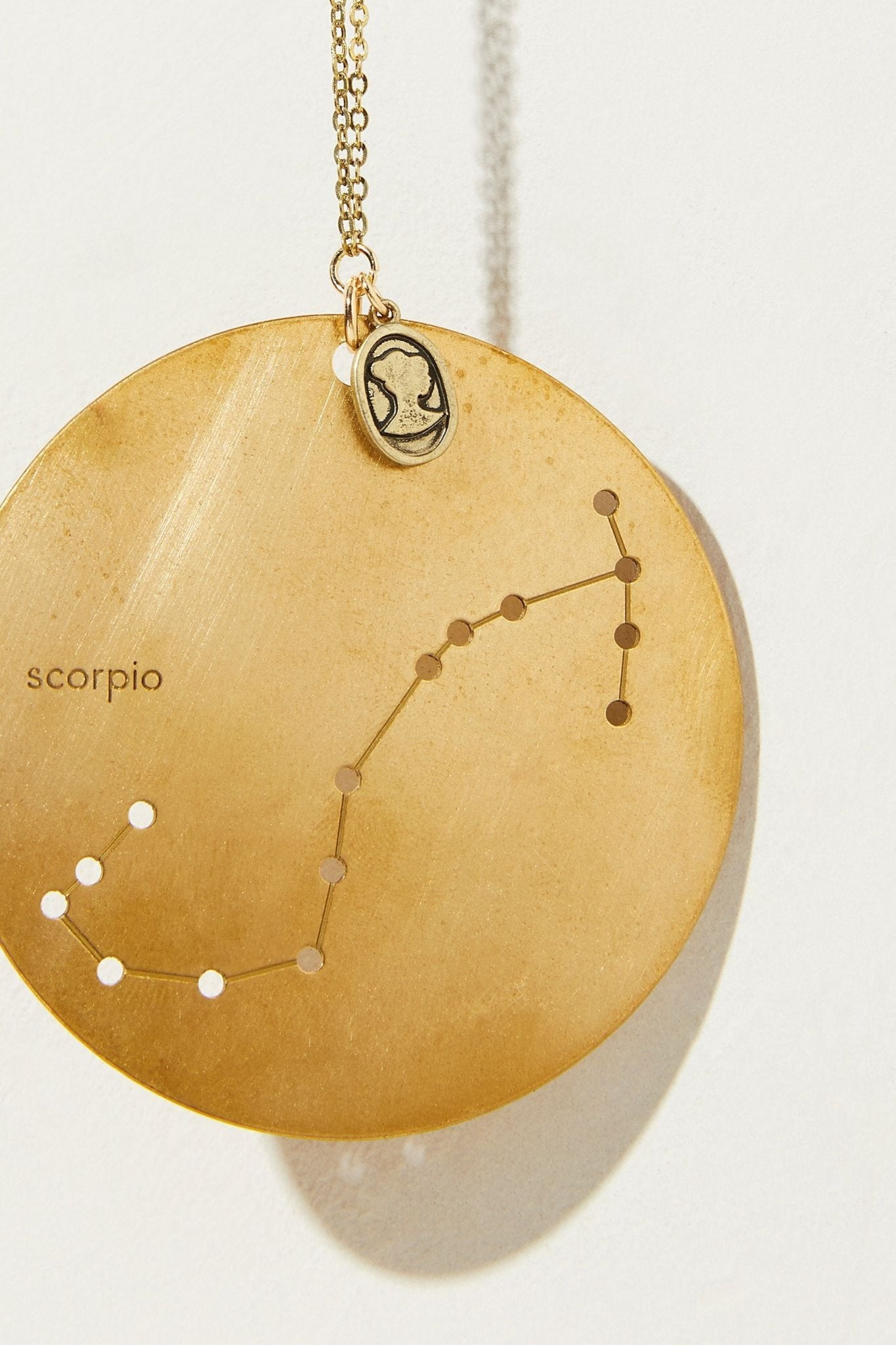 Zodiac Ornament - Ariana Ost
