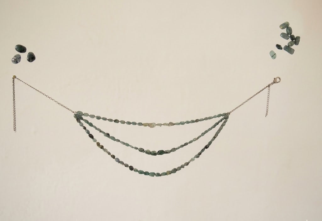 Green Wall Necklace Garland - Ariana Ost 