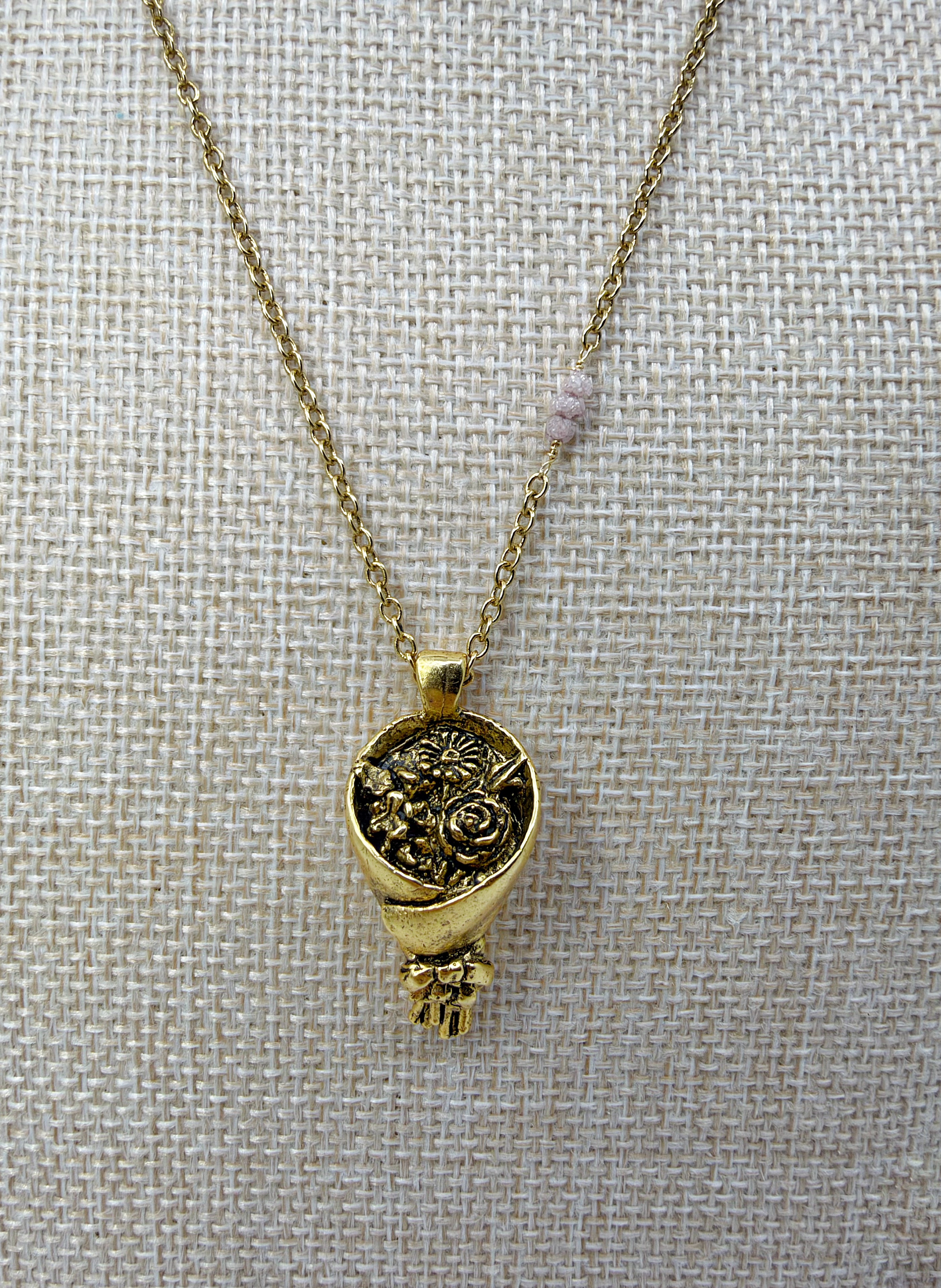 floral bouquet necklace ariana ost
