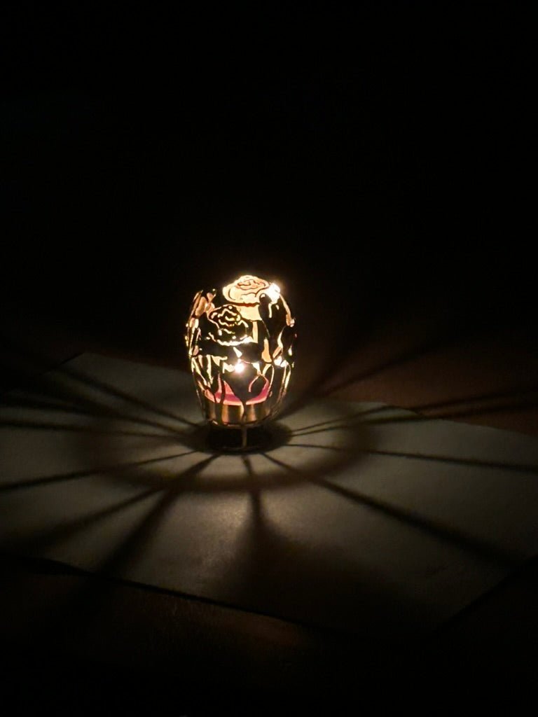 Floral Tealight Candle Holder - Ariana Ost