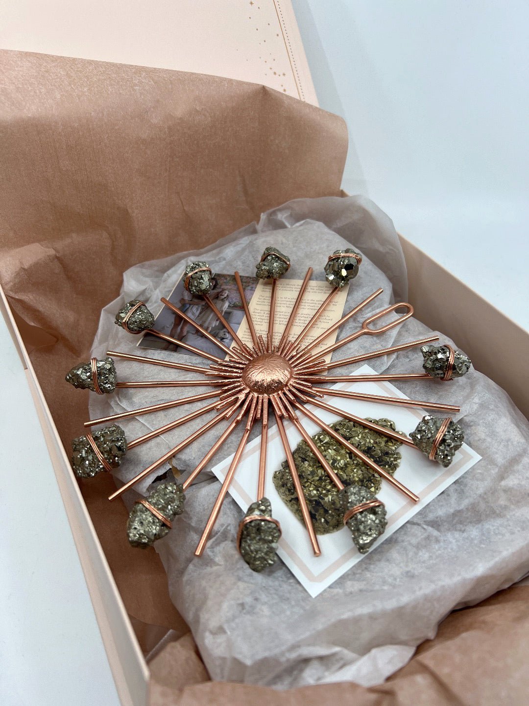 Gifting Box and Wrapping - Ariana Ost 