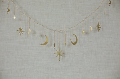 Celestial Moon and Star Garland with String Lighting - Ariana Ost