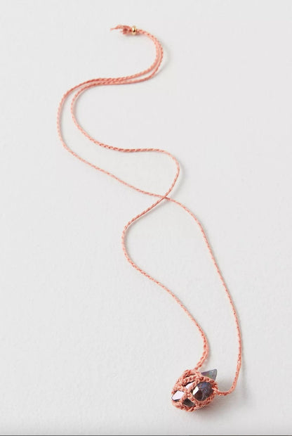Crochet Healing Crystal Necklace - Ariana Ost