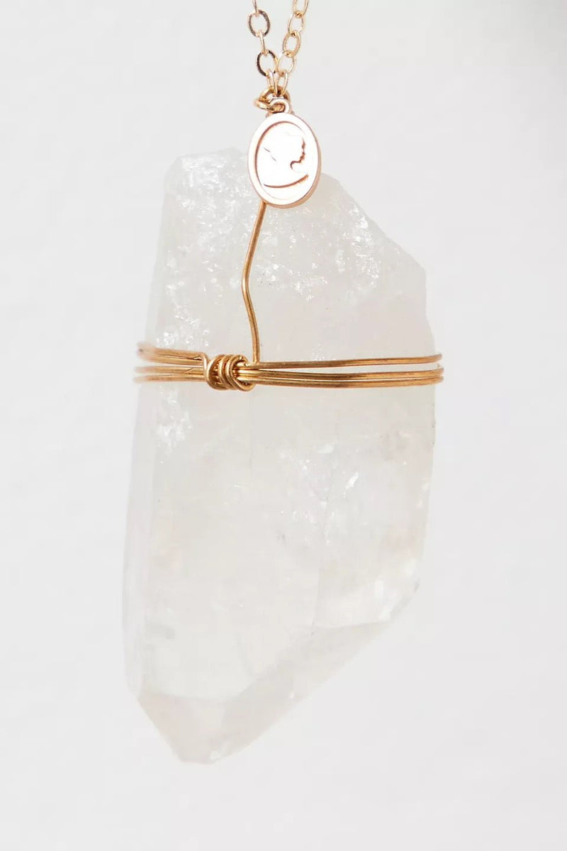 Healing Crystal Quartz Ornament - Ariana Ost