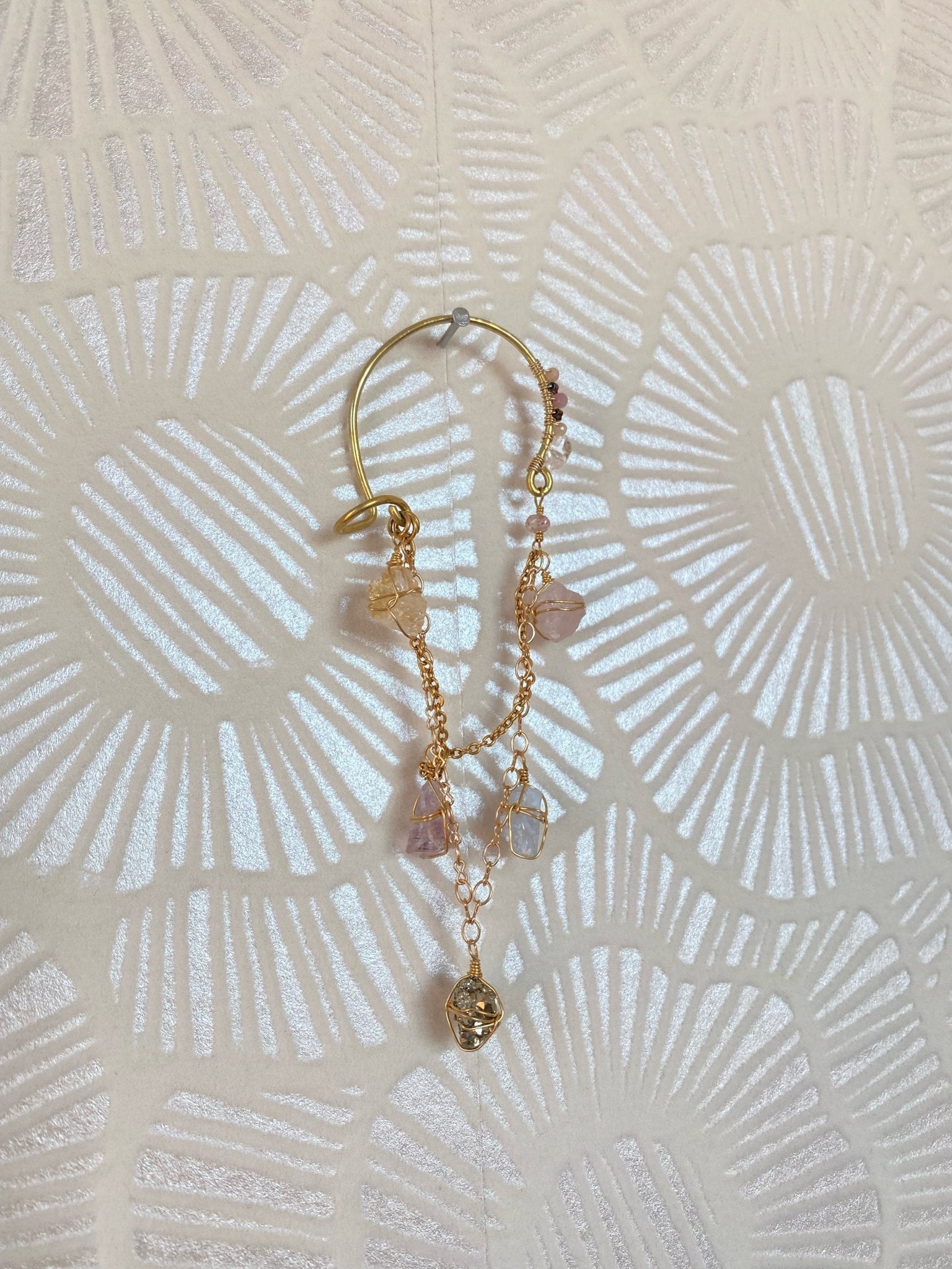 Hook on Healing Crystal Ear Party Cuff - Ariana Ost