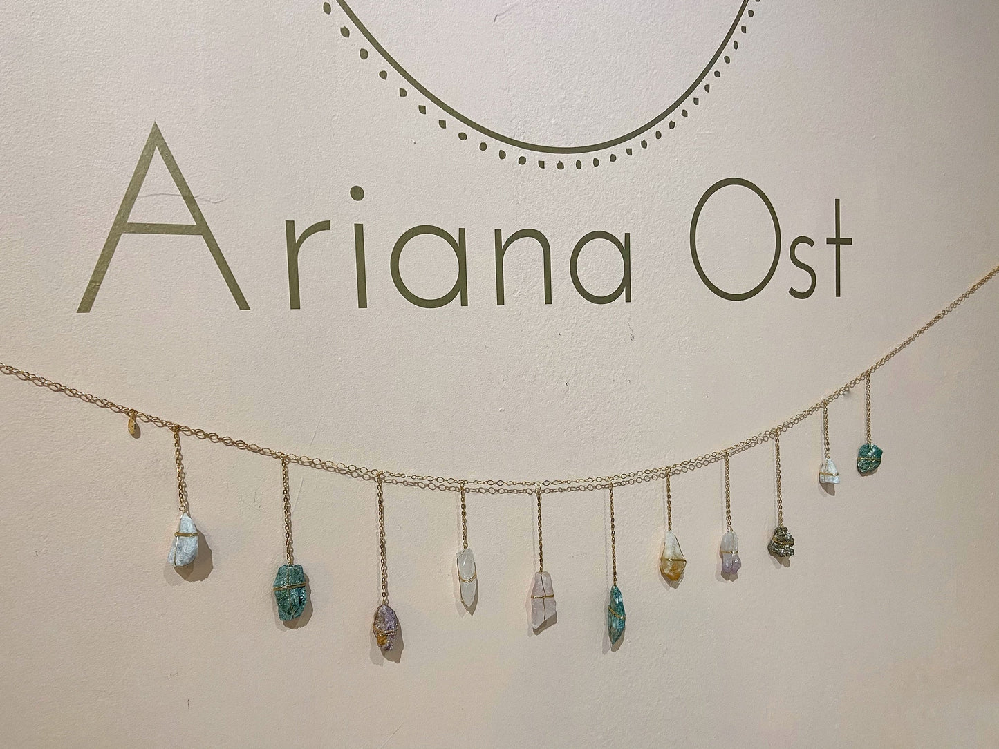 Rainbow Healing Crystal Garland - Ariana Ost