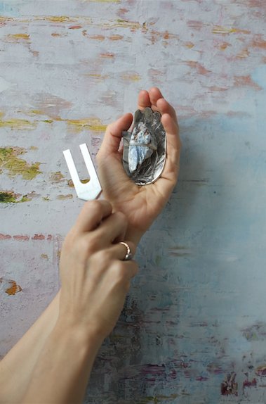 Sound Healing Crystal Kit - Tuning Fork and Hand Crystal Dish Set - Ariana Ost